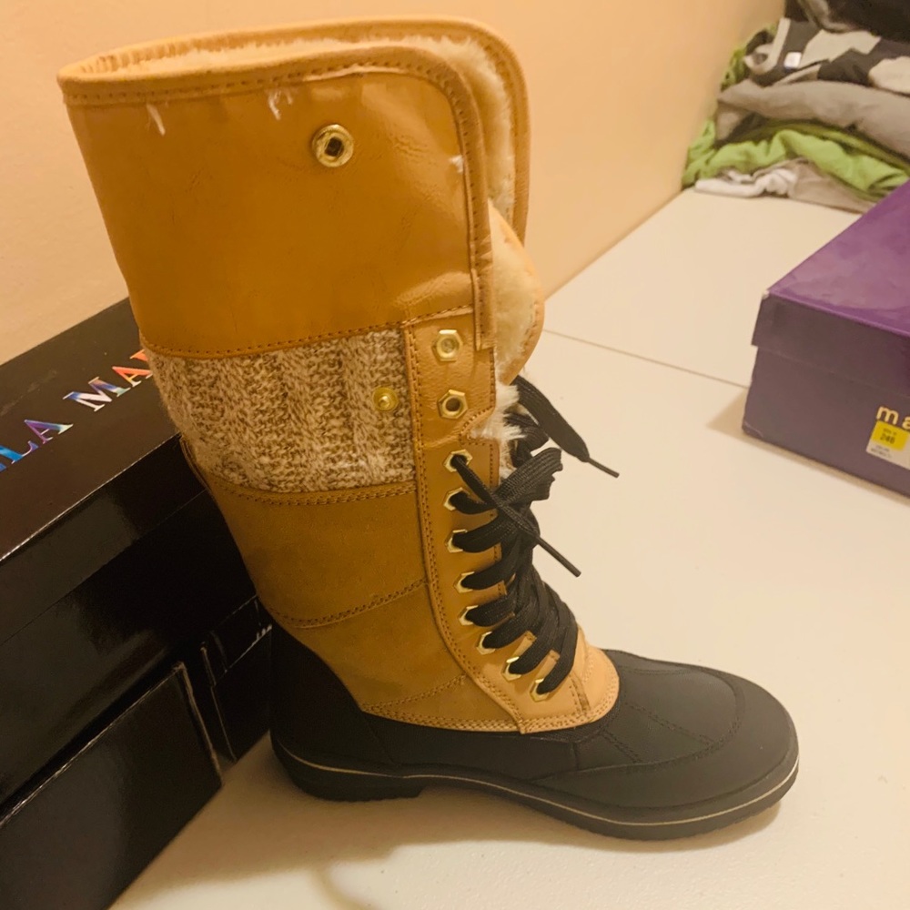 Winter boots - Picture 3 of 16